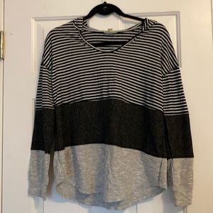 Light Sweater Hoodie gray black white